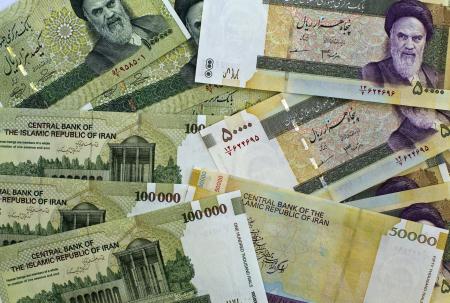 تراجع كبير للعملة الإيرانية مع استمرار الصراع مع إسرائيل