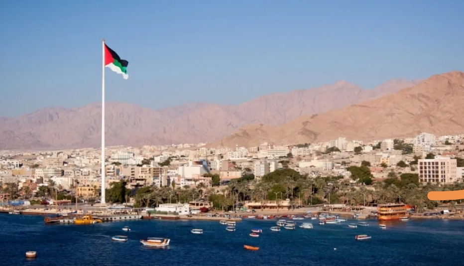 طقس معتدل فوق المرتفعات والسهول وحار في الأغوار والعقبة