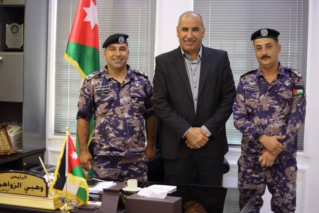 بلدية بيرين والدفاع المدني  جلسة ومحاضرة توعوية بعنوان التعامل مع الاجسام الغريبة والإجراءات الوقائية