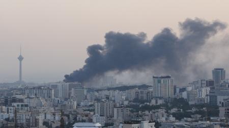 جيش الاحتلال: استهدفنا موقعًا لإنتاج أجهزة طرد مركزي ومصانع أسلحة إيرانية