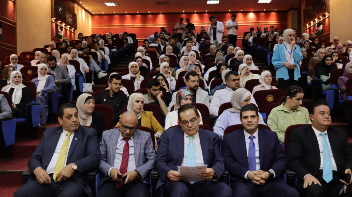 في عصر يُعيد فيه الذكاء الاصطناعي رسم ملامح المهنة.. صيدلة فيلادلفيا تنظم يومها العلمي الثامن بعنوان: مستقبل الصيدلة في عصر الذكاء الاصطناعي ..صور