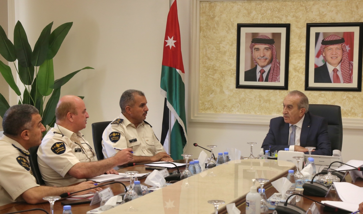وزير الأشغال ومدير الجمارك يُناقشان تعزيز البنية التحتية وتحديث الإجراءات في المراكز الحدودية