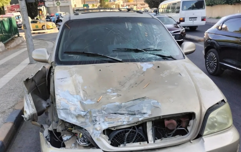 سقوط شظايا أجسام طائرة وتضرر مركبة بأبو نصير