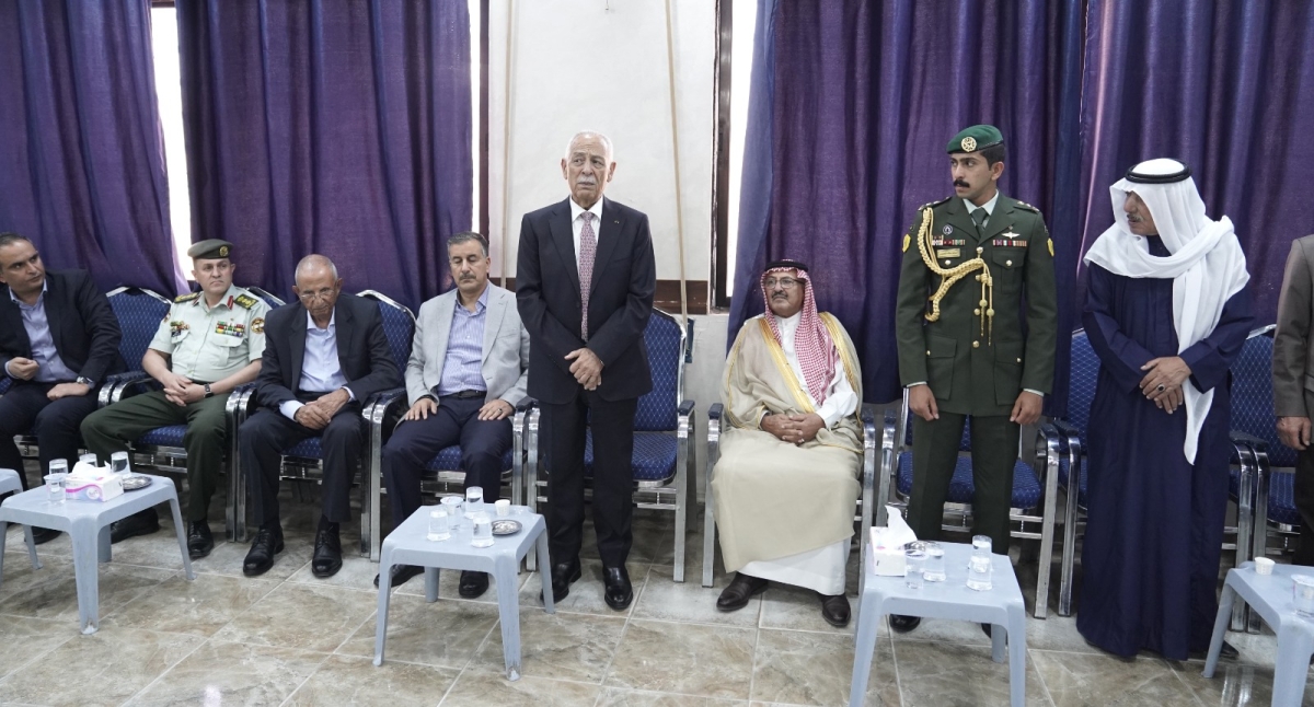 مندوبا عن الملك وولي العهد...العيسوي يعزي عشيرة النجادا...صور