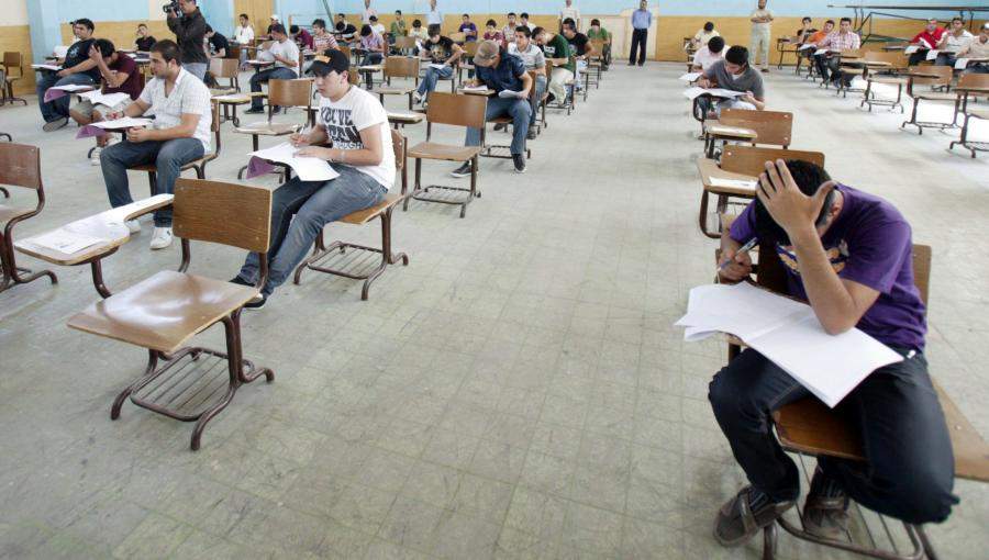 امتحان الإنجليزي للتوجيهي يربك الطلبة وأولياء الأمور: الأسئلة خارج التوقعات ولا تتوافق مع قدراتهم
