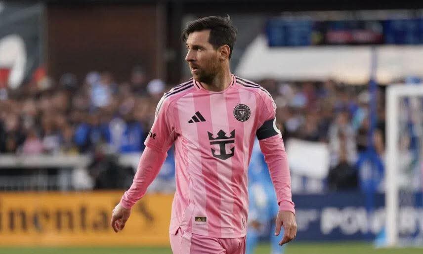 ميسي يعود إلى دائرة اهتمام الدوري السعودي بعرض مغرٍ