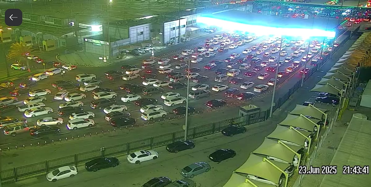 جسر الملك فهد يشهد ازدحاماً غير مسبوق بعد إطلاق صافرات الإنذار وتصاعد التوترات في الخليج