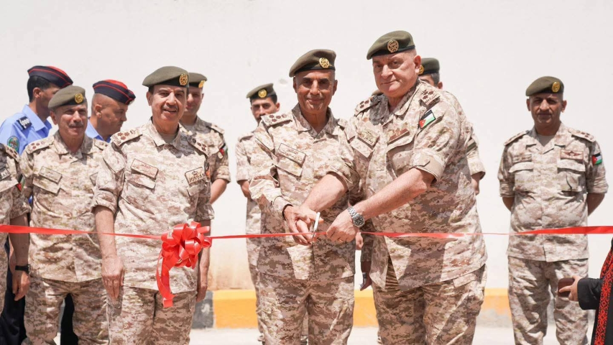 مدير الخدمات الطبية يفتتح  غابة أصدقاء بنك الدم...صور