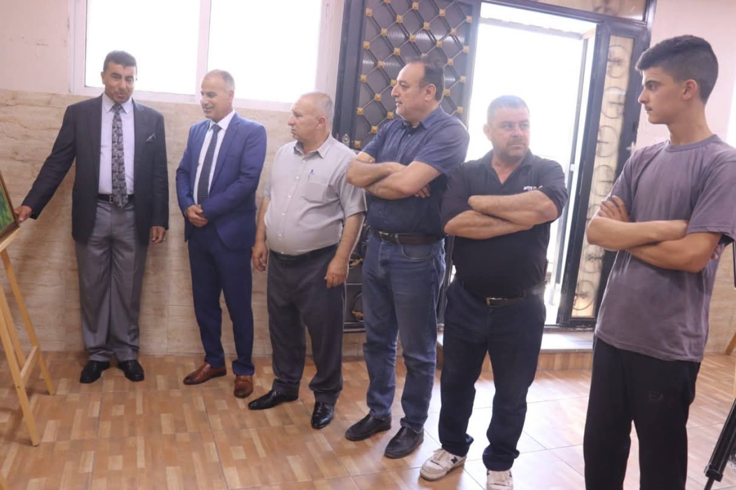 مركز شباب ساكب يستضيف معرضًا تشكيليًا يبرز جمال المعراض وتراثها