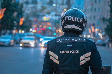 تحويل مؤقت لحركة السير في شارع الشعب إثر انقلاب صهريج إسمنت