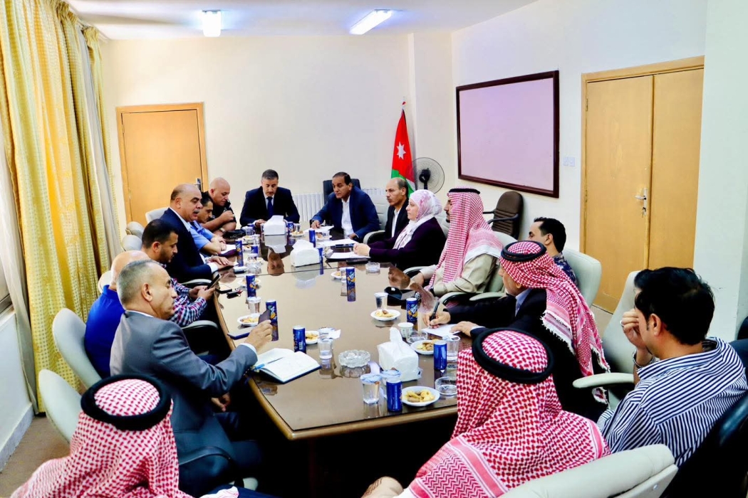 محافظ مادبا يحضر اجتماع المجلس المحلي في مركز أمن ذيبان