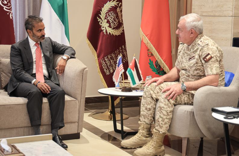 اللواء الركن الحنيطي يستقبل القائم بأعمال السفير الأمريكي في عمّا