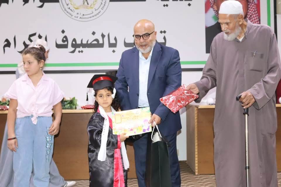 الجبور يرعى حفل تخريج طلبة نادي الطفل القرآني في بلدية  الموقر....صور