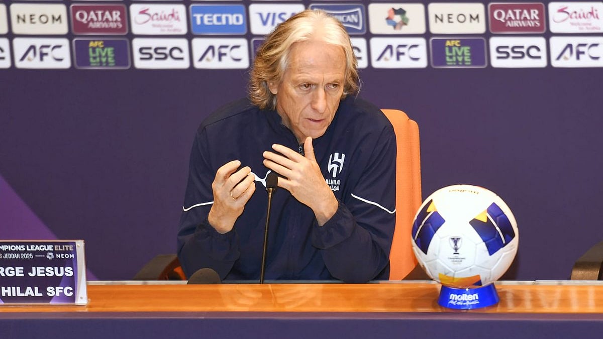 خلفًا للإيطالي بيولي.. مدرب الهلال السابق يقترب من قيادة النصر