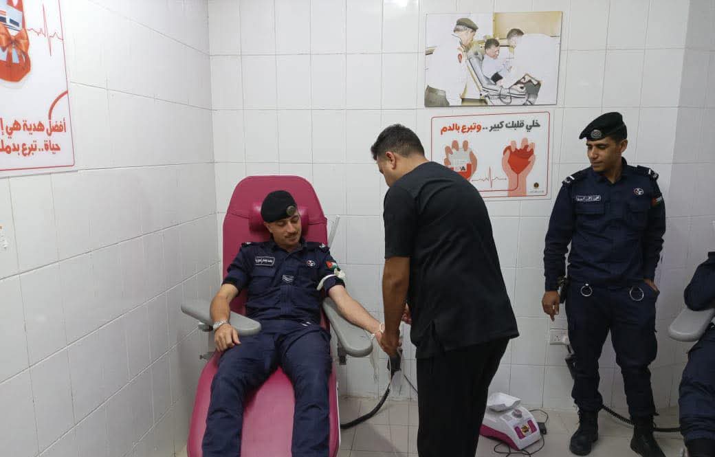 مرتبات قسم النجدة في غرب إربد يلبّون نداء الإنسانية بالتبرع بالدم