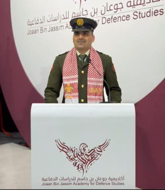 أحمد عوده يهنئ المقدم الركن فواز المناصير بمناسبة حصوله على الماجستير