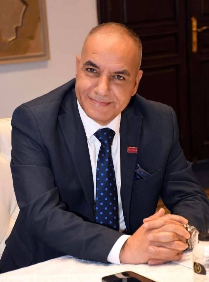 الشيخ محمد بني هذيل يهنئ الدكتور صفوان المبيضين بتعيينه متصرفًا للفحيص وماحص