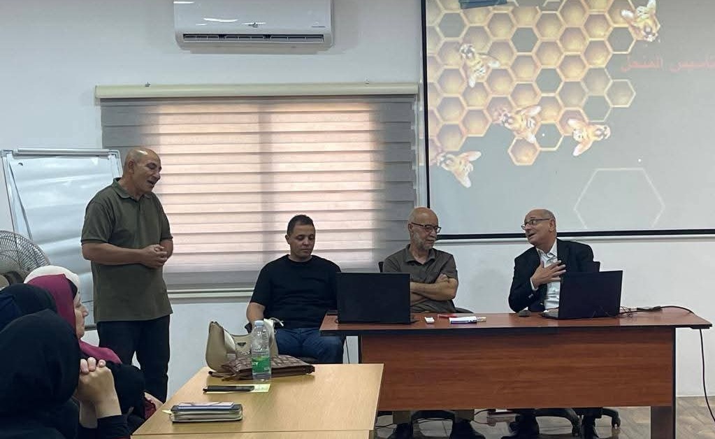 افتتاح دورة تدريبية في تربية النحل ضمن مشروع دعم التنمية الاجتماعية في كفرسوم