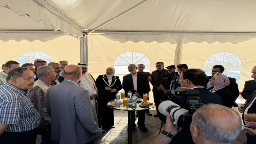 وزيرة النقل: 39 حافلة ستعمل على مشروع النقل بين عمّان إربد وعمّان جرش