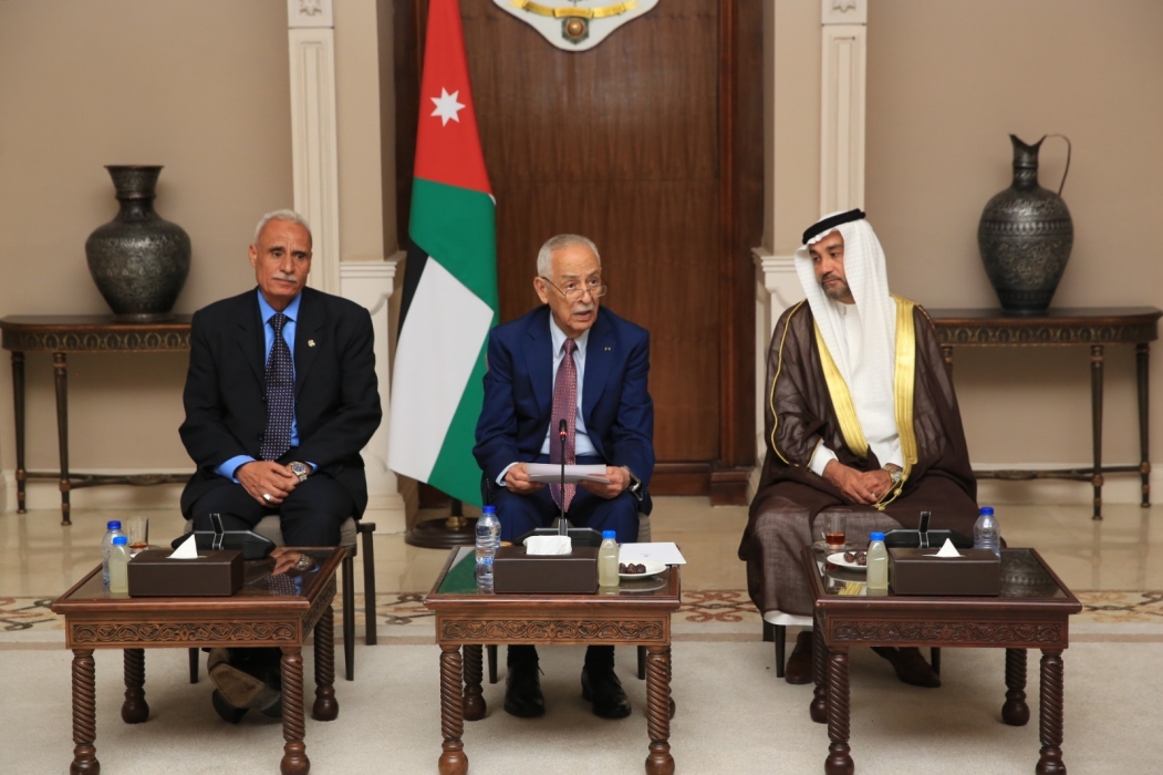 رئيس الديوان الملكي خلال لقائه وفدا من أبناء عشيرة أبو ناموس...صور