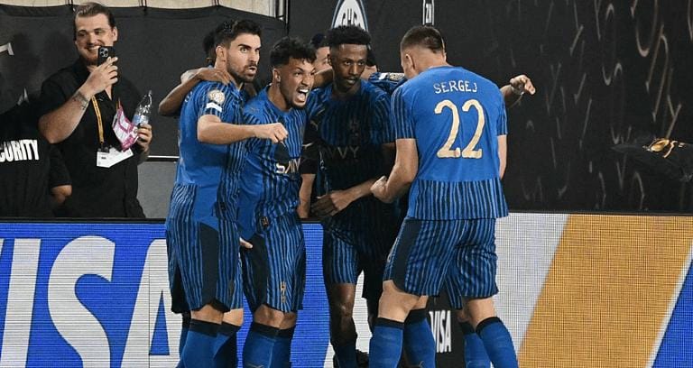 فيفا: فوز الهلال السعودي على مانشستر سيتي الإنجليزي مذهل وتاريخي