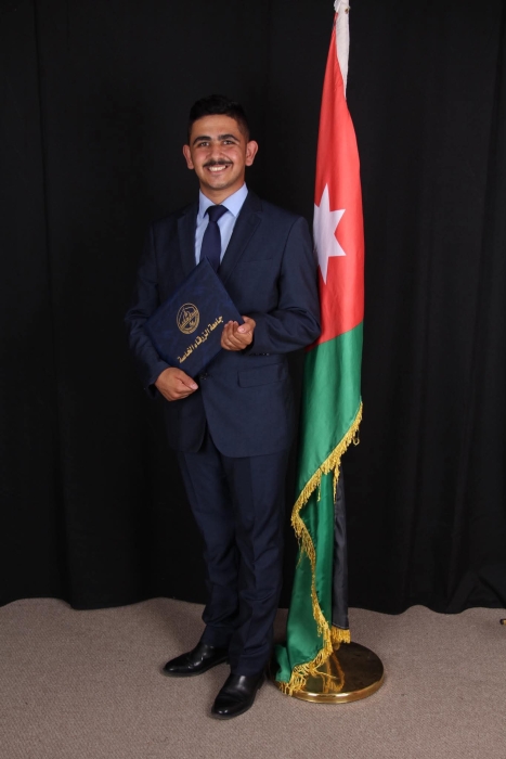 الإعلامي راشد فريحات الف مبارك التخرج