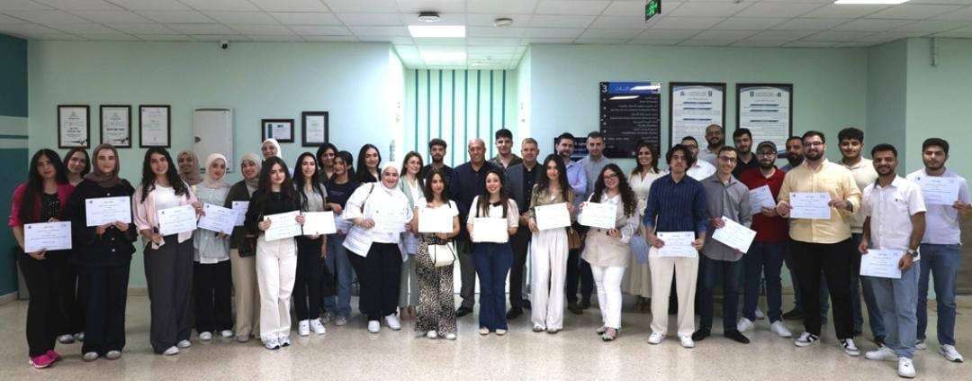 حفل تكريم الطلبة الأوائل بكلية الأعمال في عمان الأهلية
