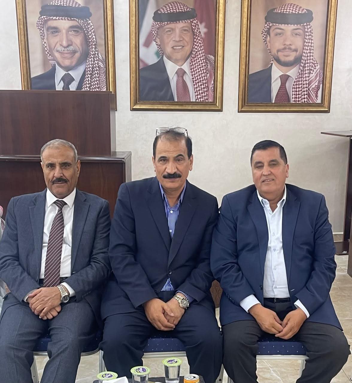 الحزب الوطني الإسلامي يزور مقر نقابة أصحاب المحروقات للتهنئة