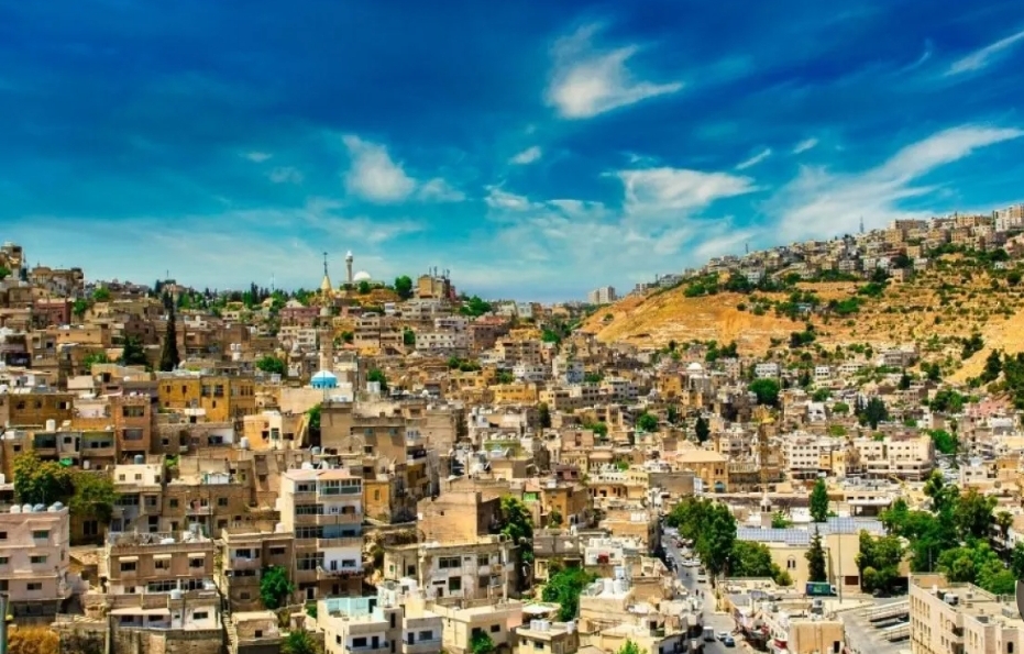 بحث ترتيبات إطلاق مركز خدمات النقل العام في مدينة السلط