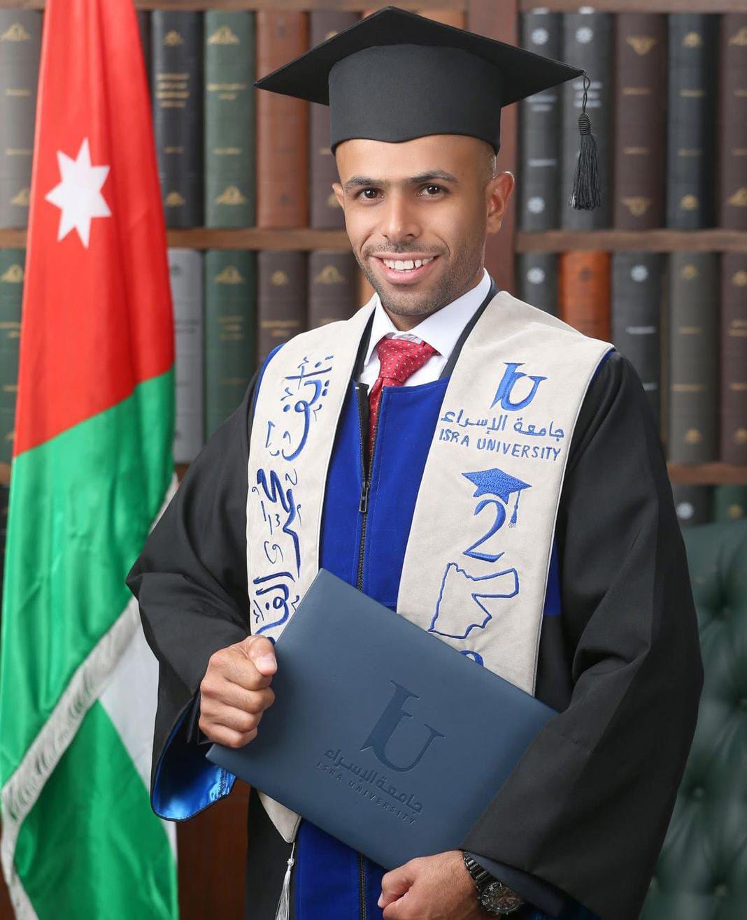ليث الصاروم يهنئ نايف الفايز بتخرجه من جامعة الإسراء