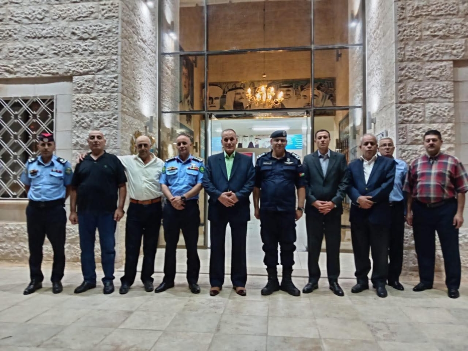 مدير شرطة لواء الرمثا يلتقي عدداً من متقاعدي الأمن العام