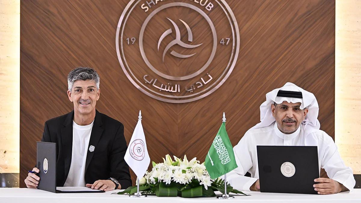 الإسباني إيمانويل ألغواسيل مدربًا للشباب السعودي
