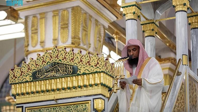 في خطبة الجمعة.. إمام المسجد النبوي: المخلصون في الطاعات يسكنون في رضوان الله ورحمته