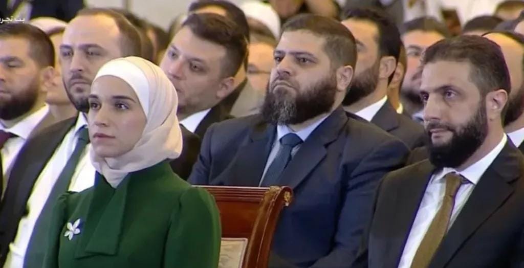 بحضور الرئيس أحمد الشرع وزوجته.. دمشق تطلق الهوية البصرية الجديدة للجمهورية العربية السورية