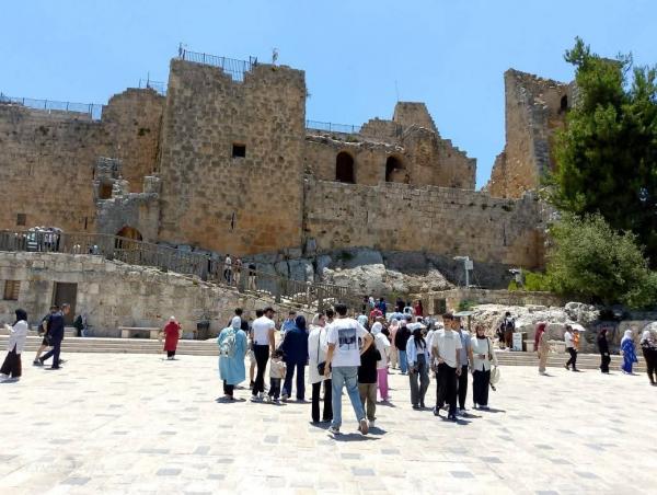 عجلون تشهد حركة سياحية نشطة في مواقع التنزه والآثار