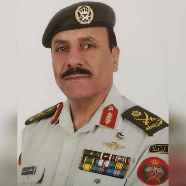 الركن الصامت في الظل... اللواء عبدالكريم المطر أيقونة الحرب الإلكترونية وذاكرة المؤسسة العسكرية