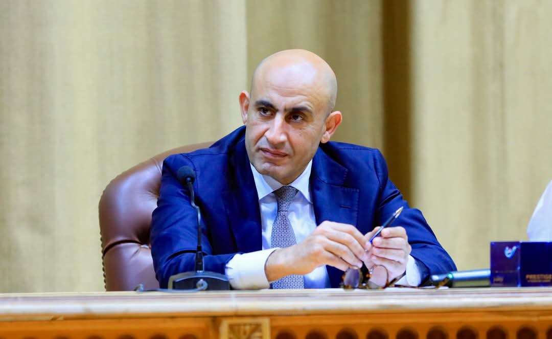 الإعلامي يستعرض نظام البكالوريا ويعلق : تخفف الضغط عن كاهل الطلاب