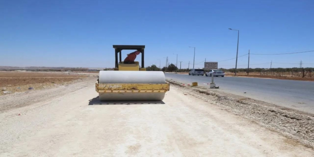 وزير الأشغال يوجّه بتسريع وتيرة العمل بمشاريع حيوية في مأدبا