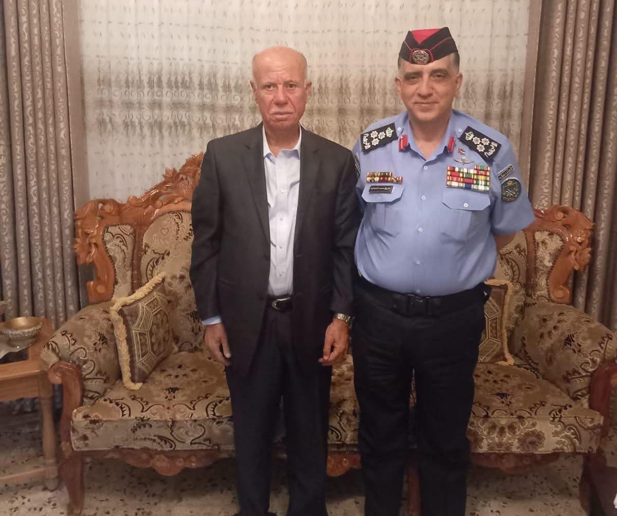 مدير شرطة اربد  يزور العميد المتقاعد فايز المساعدة للاطمئنان على صحته