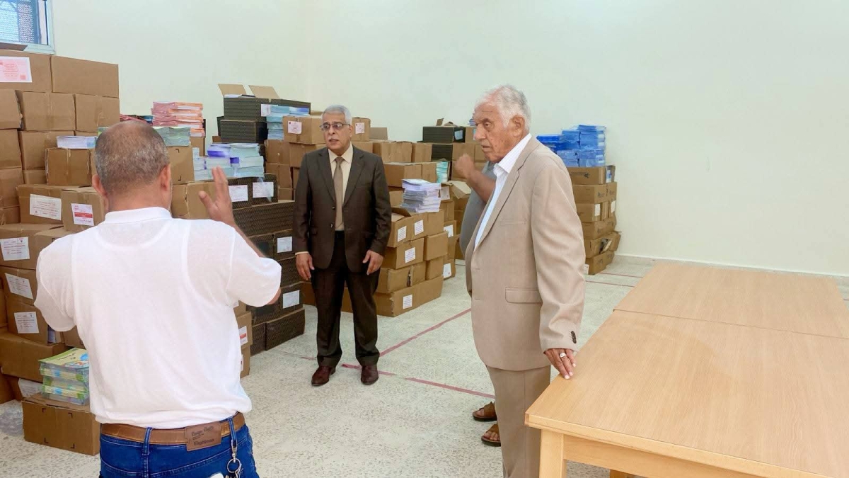الخصاونة يتفقد فعاليات الأندية الصيفية ومستودع الكتب في تربية الطيبة والوسطية ...صور
