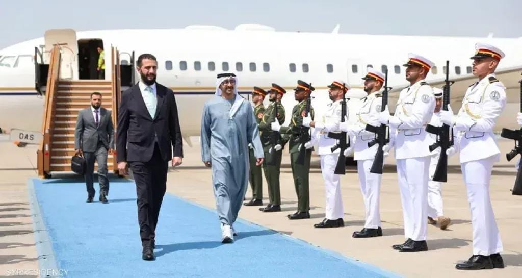 في زيارة هي الثانية.. الرئيس السوري أحمد الشرع يصل الإمارات