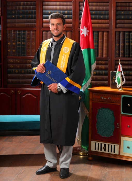 هشام منصور السماهده الف الف مبارك تخرج
