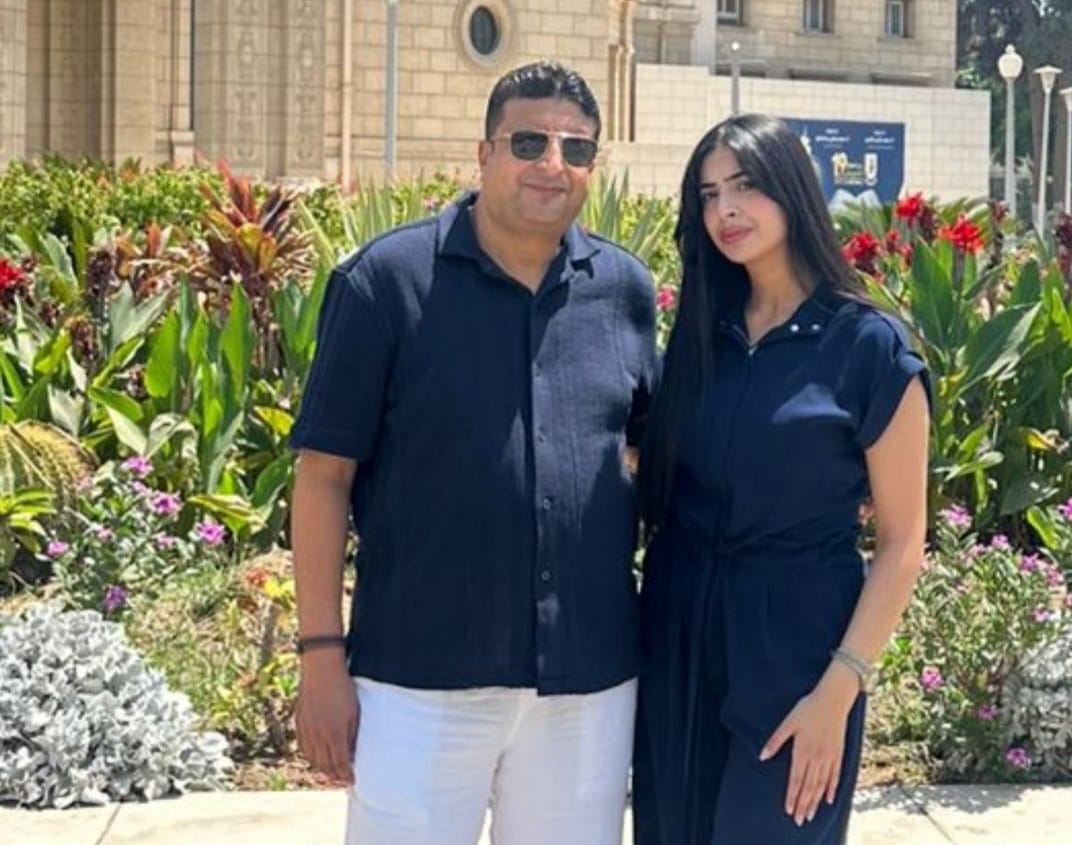 زينة أحمد أبو المجد تحتفل بمشروع تخرجها من كلية الاقتصاد والعلوم السياسية