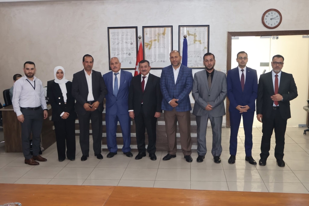 الخشمان يترأس أولى جلسات لجنة بلدية الزرقاء ويشدد على تحسين الخدمات