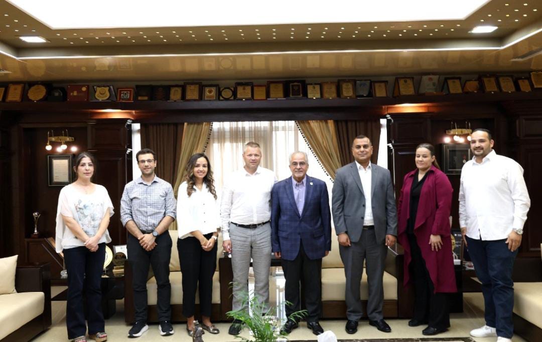 وفد من جامعة ويست السويدية يزور عمان الأهلية لتعزيز التعاون الأكاديمي ضمن برنامج إيراسموس+