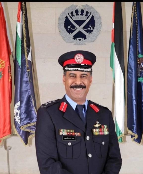 الحوري يهنئ العقيد احمد الدعجة بتعيينه مديراً لمركز حدود الرمثا