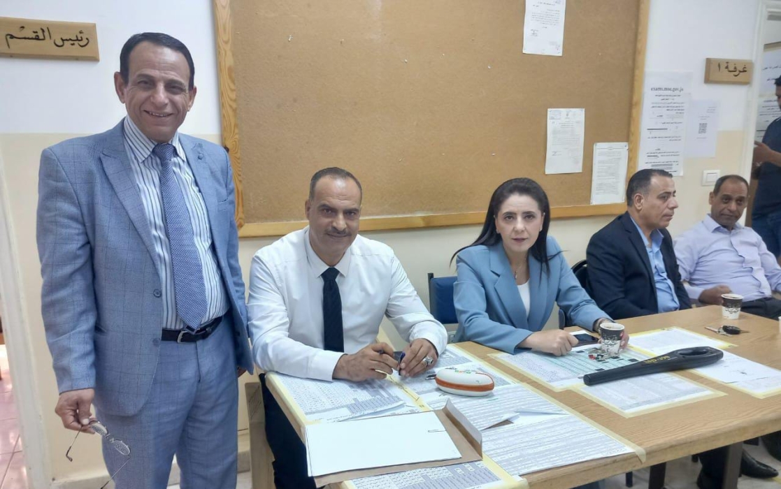أبو رمان تتفقد طلبة التوجيهي في آخر امتحاناتهم لمبحث تاريخ الأردن.