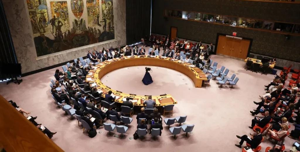 توتر شديد في مجلس الأمن بين أمريكا وروسيا بشأن اليمن.. انقسام حول مصير بعثة الحديدة
