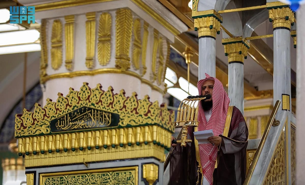 المهنا في خطبة الجمعة من المسجد النبوي: الإخلاص لله ومتابعة سنة نبيه أصل الإيمان