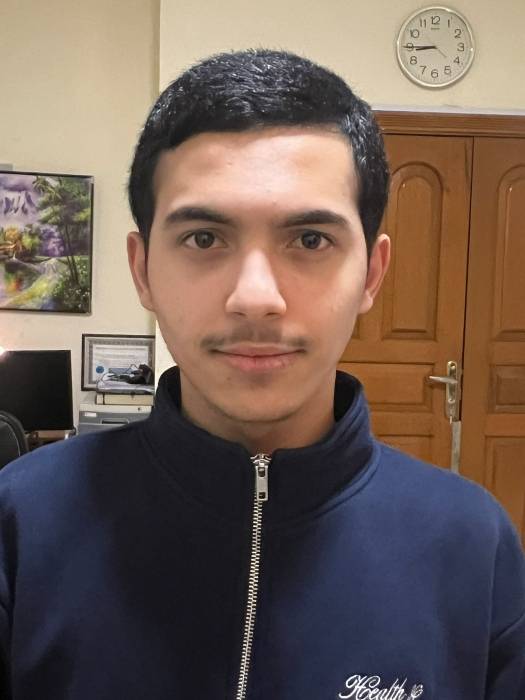 الخوالدة يهنئ الطالب محمد عيد العابد بتفوقه في الثانوية العامة
